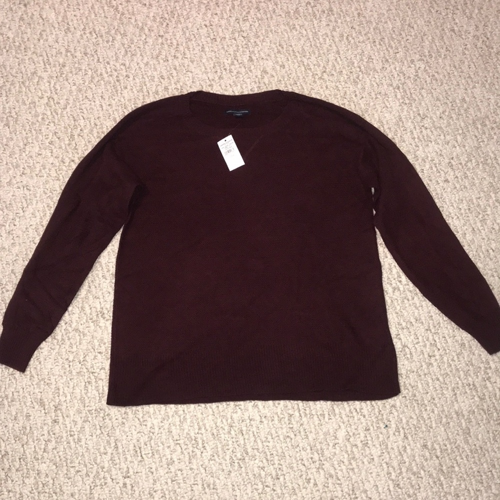 NEVER WORN American Eagle Burgundy Sweater